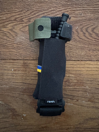 Tourniquet holder fast incl. Dnipro tourniquet de-lacing bandage generation 2